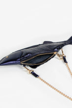 Pescado Crossbody