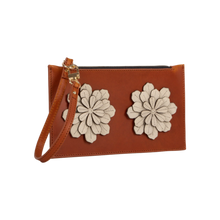 Barro Blanco Clutch