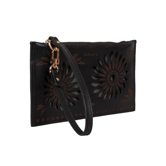 Barro Negro Wristlet