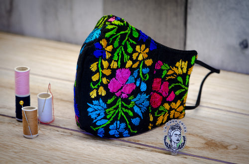 Artisan hand-embroidered face mask (black)