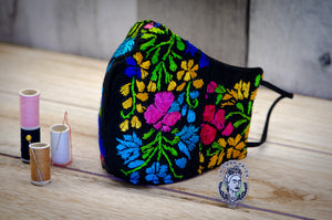 Artisan hand-embroidered face mask (black)