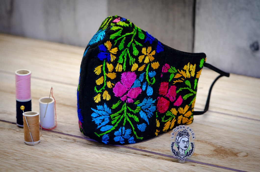 Artisan hand-embroidered face mask (black)
